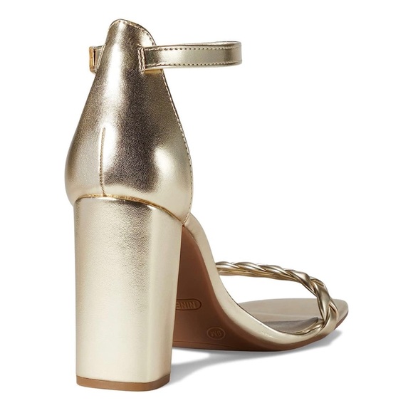 Gold heels with braided strap - Picture 3 of 8